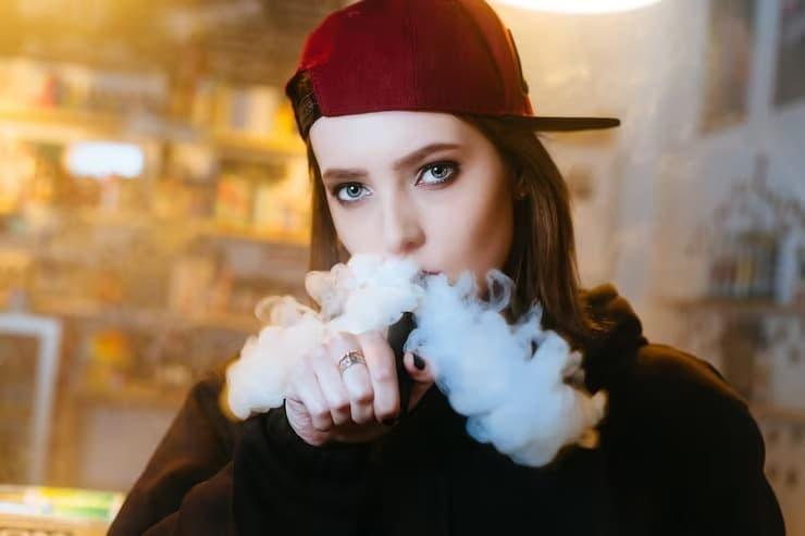 Navigating Spain's E-Cigarette Regulations: What to Expect in 2025