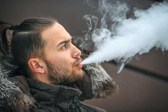 Can You Bring Jednorázové e-cigarety and e cigarette in checked luggage - airline rules, packing tips and safety checklist